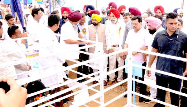 S. Bhagwant Mann, Chief Minister visited the exhibit stalls on Dated 23-09-2022