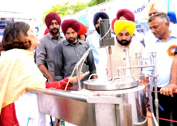 S. Bhagwant Mann, Chief Minister visited the exhibit stalls on Dated 23-09-2022