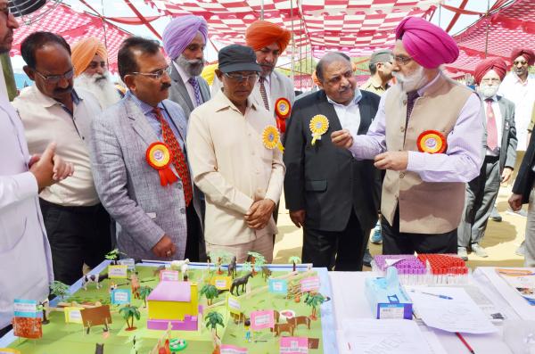 Dr. A. S.  Nanda, Vice Chancellor and other officers of the University visited the exhibit stalls of 26th Pashu Palan Mela