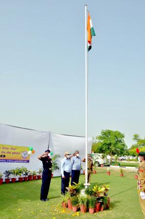 Dr. Inderjeet Singh, Vice–Chancellor GADVASU unfurled the National Flag in the University premises on 75th Independence Day on 15th August 2021