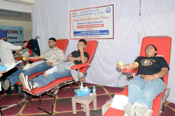 Vet Varsity organizes Blood Donation Camp to Commemorate 350th Martyrdom of Sri Guru Tegh Bahadur Ji