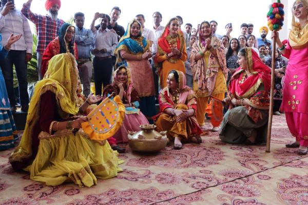 The festival started with a cultural procession, which showcased different traditional glimpses of Punjab