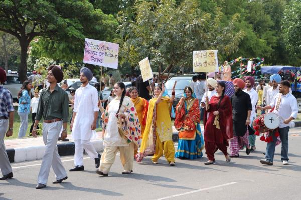 The festival started with a cultural procession, which showcased different traditional glimpses of Punjab