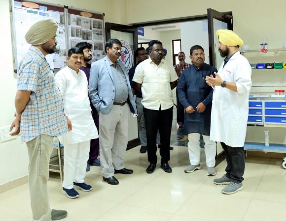 Karnataka Vet Varsity Board of Management Members during Visit at Dialysis Unit of Multi-Specialty Veterinary Hospital