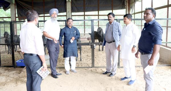 Karnataka Vet Varsity Board of Management Members during Visit at Dairy Farm